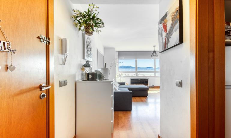 Charming apartment with sea views, just steps from the beach