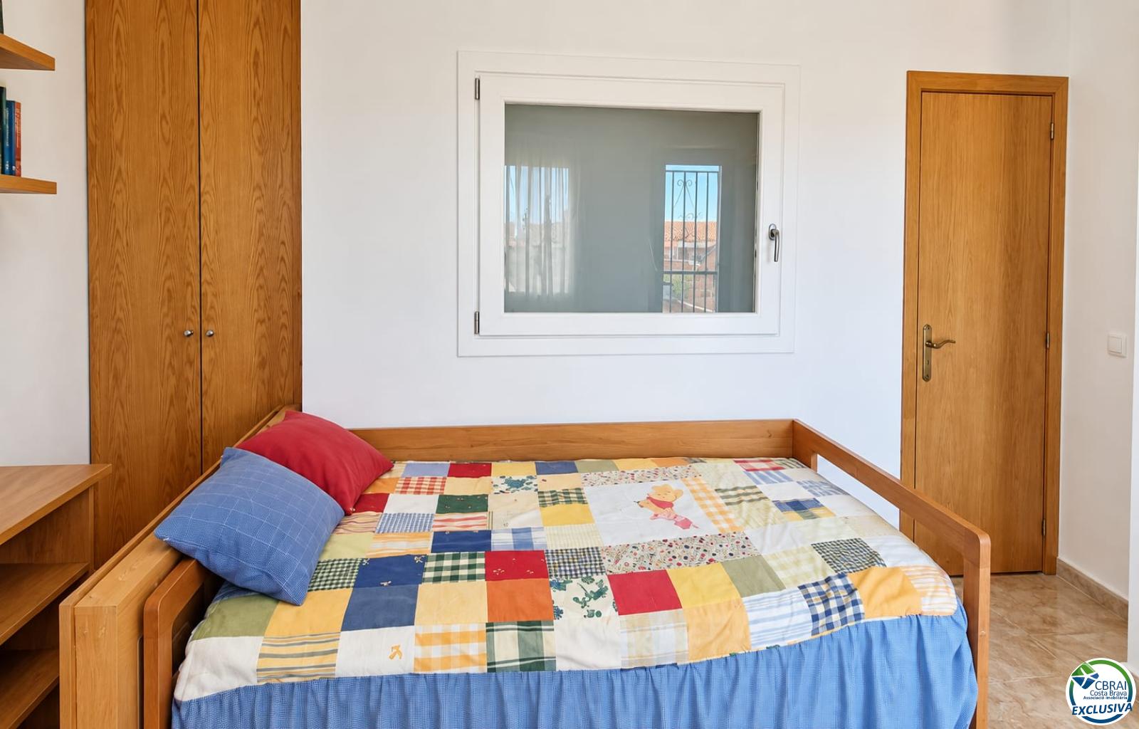 3-Bedroom Duplex Penthouse with Spacious Terraces, Swimming Pool and Parking - Centre - Ref. CBR6677 - photo 15