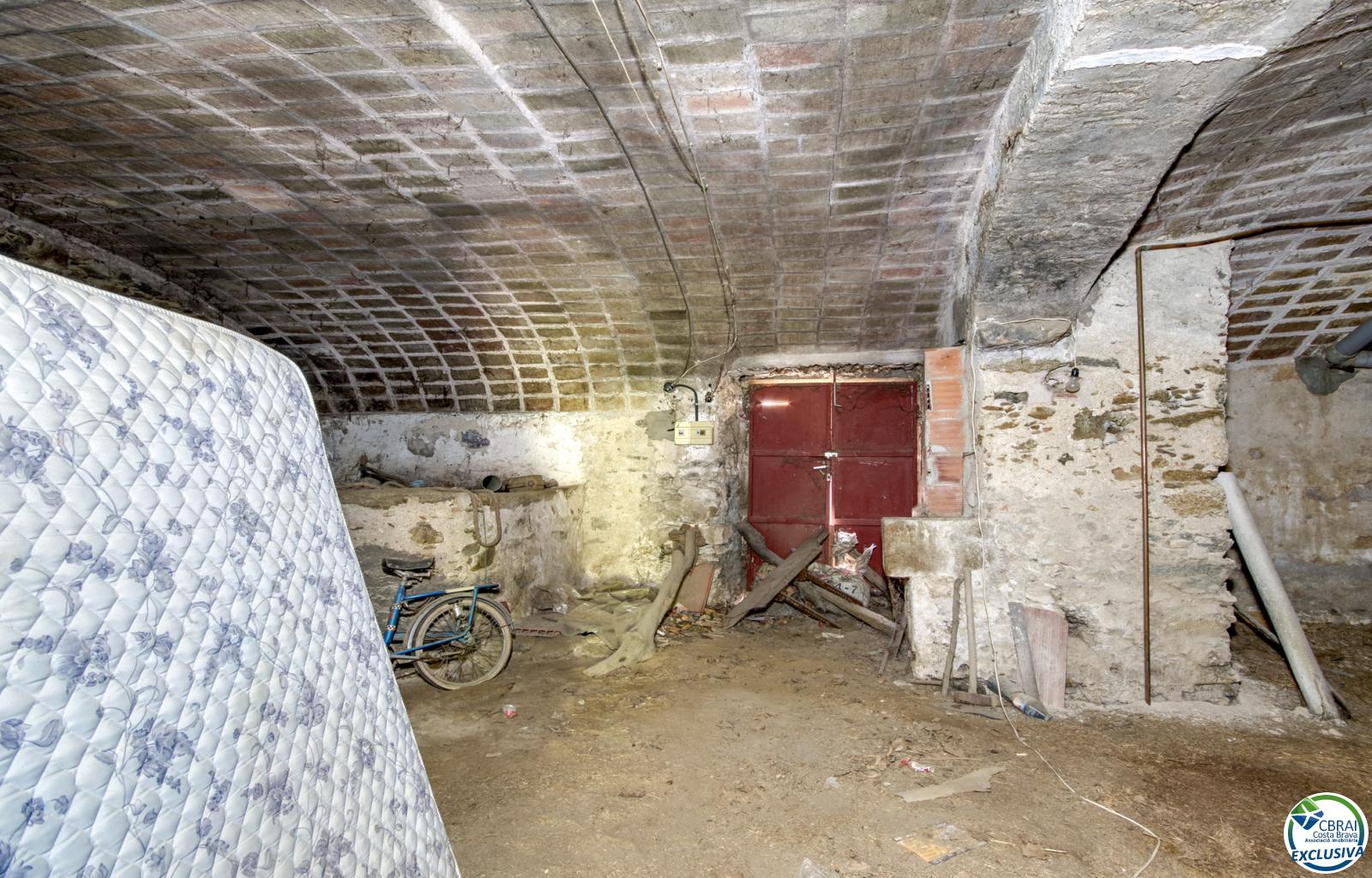 Authenticity and Potential: Village House with "Voltes Catalanes" in the Heart of Palau-saverdera - Centre - Ref. CBR6447 - photo 22