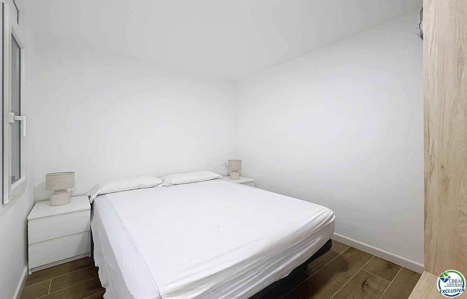 Renovated apartment with tourist license in the center of Rosas, 150m from the beach - Centre - Ref. CBR6548 - photo 12