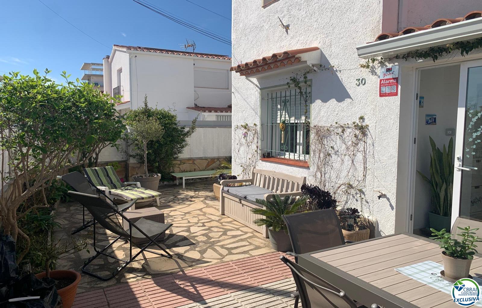 Beautiful 3 bedroom house with garden in Santa Margarita-Roses - Santa Margarida - Ref. CBR6417 - photo 8