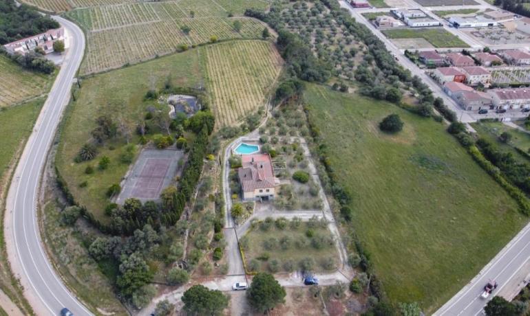 Magnifique maison sur un terrain de 2 hectares à Sant Climent Sescebes