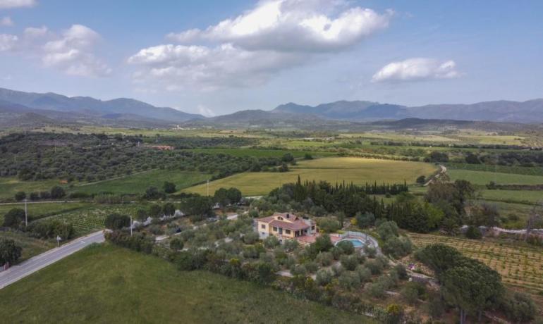 Magnífic habitatge sobre un terreny de 2 Ha a Sant Climent Sescebes