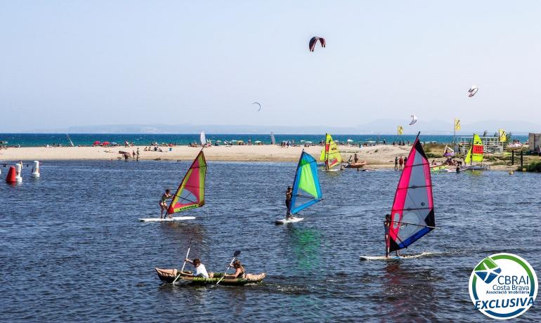 CAVALLET DE MAR Bootsliegeplatz  für Segelschiffe zum Verkauf von 9,10 mx 3,15 m in Empuriabrava