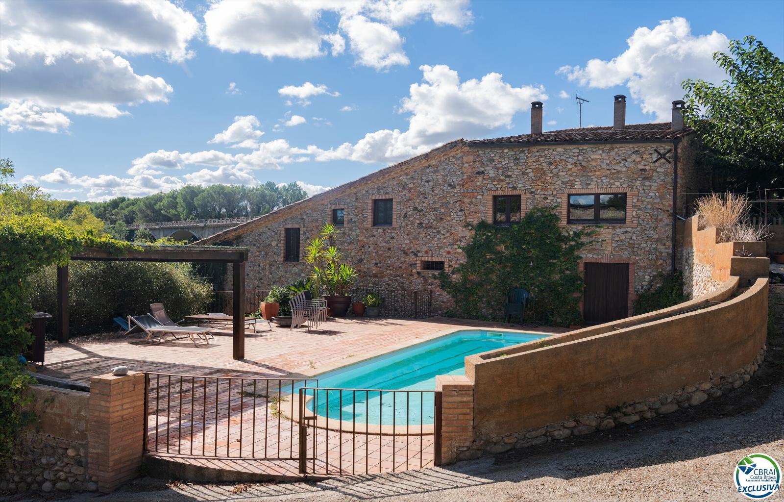 Exclusive Historic Estate in Alt Empordà with 7 Residences, Rural Tourism Licence and Established Profitability - Casc urbà - Ref. CBR6515 - photo 8