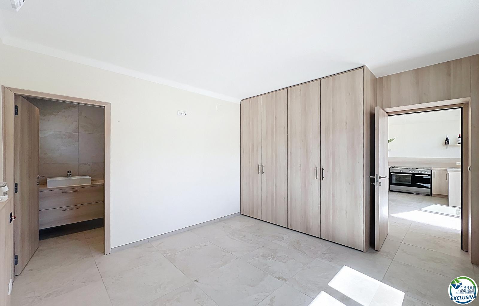 Renovated house with 5 bedrooms and tourist license in Empuriabrava, Peni area. - Ref. CBR6475 - photo 22