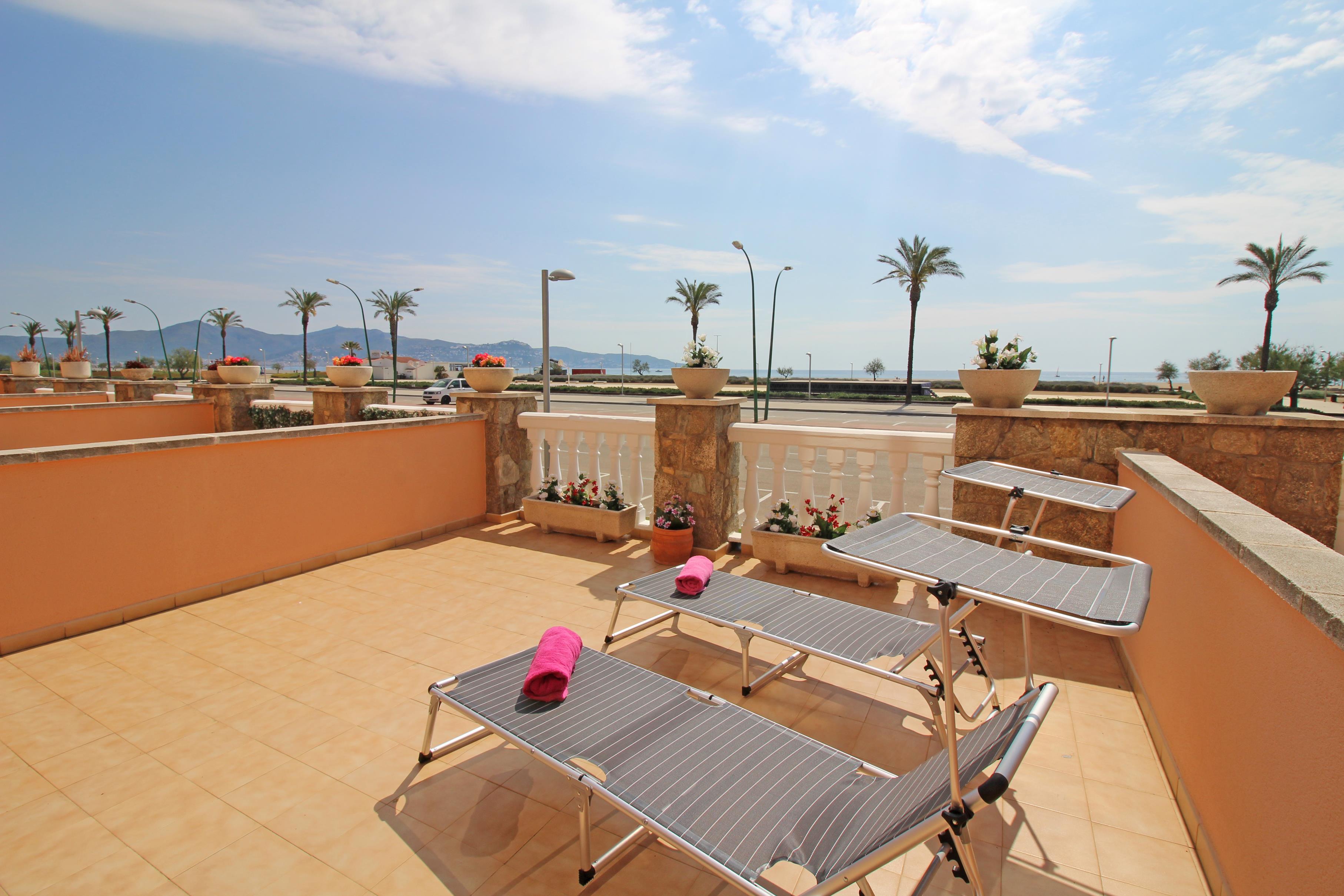 01097- MARENOSTRUM Renovated apartment with sea and beach views