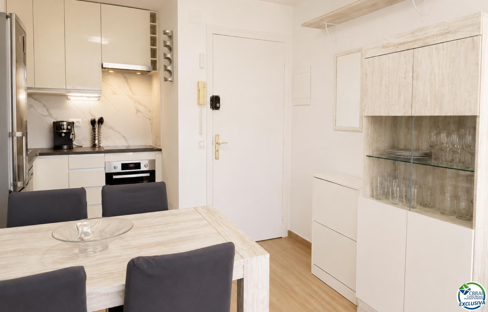 Fully renovated apartment just 100 metres from the beach Tourist licence - Muga - Ref. CBR6614 - photo 7