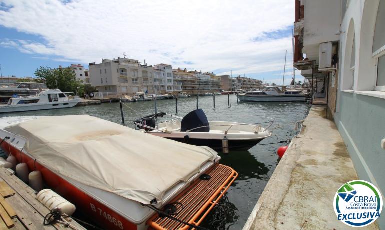 CAVALLET DE MAR Bootsliegeplatz  für Segelschiffe zum Verkauf von 9,10 mx 3,15 m in Empuriabrava