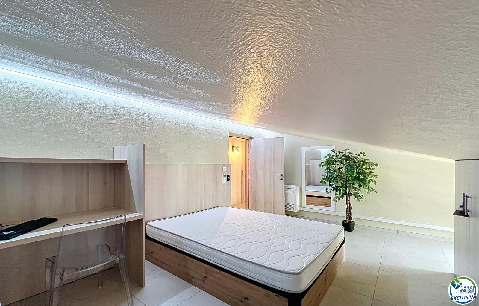Renovated house with 5 bedrooms and tourist license in Empuriabrava, Peni area. - Ref. CBR6475 - photo 35