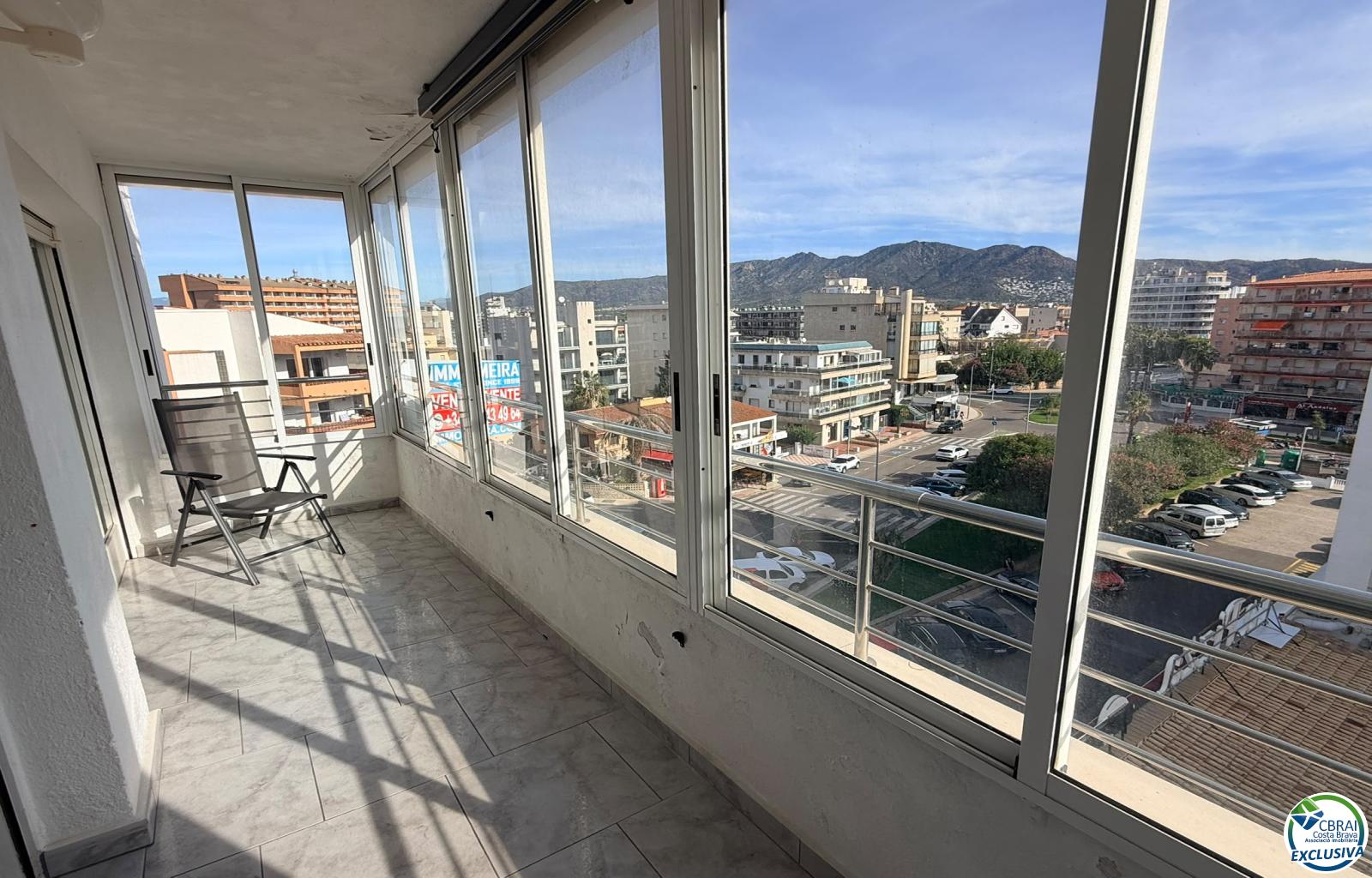 Seafront location, sea views, parking, swimming pools and gardens by the beach. - Santa Margarida - Ref. CBR6664 - photo 10