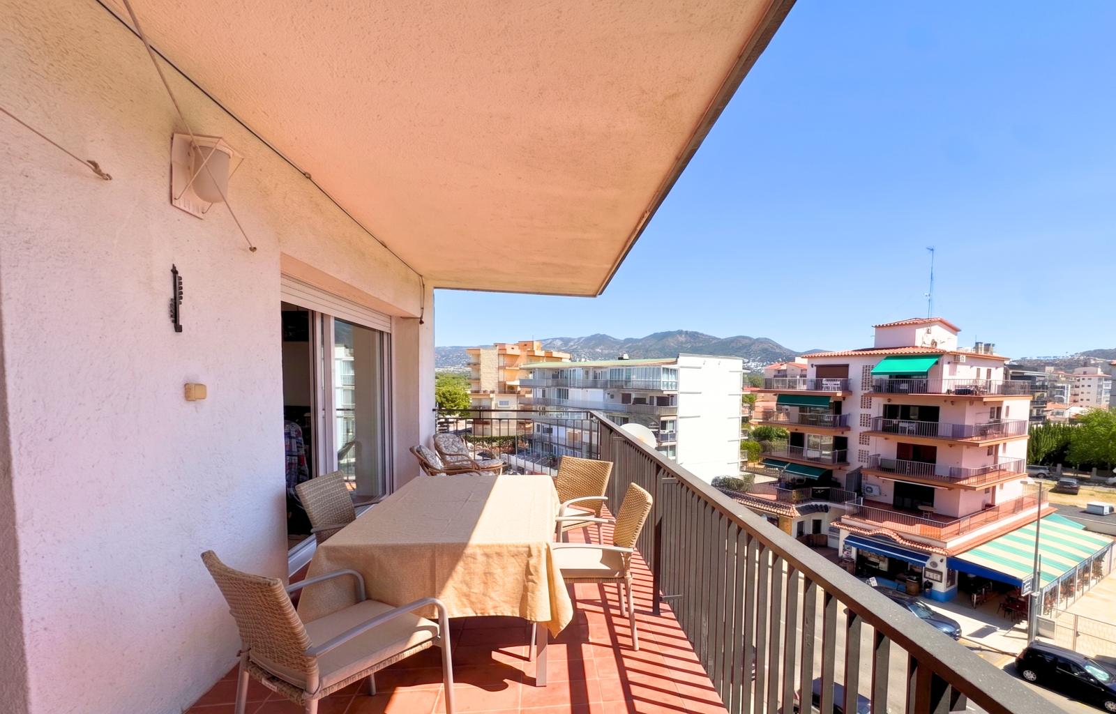 Bright Apartment with Terrace — Top Floor, Santa Margarita, Roses - Santa Margarida - Ref. CBR6592 - photo 2