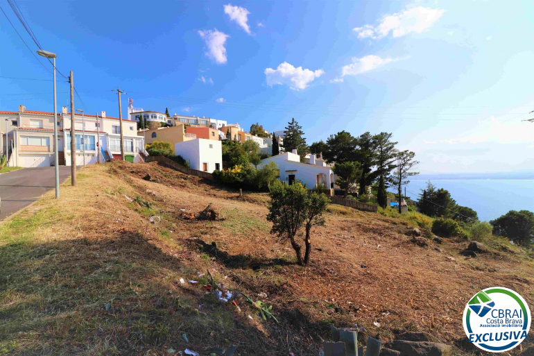 Terreno urbano de 1150m2 con vistas al mar