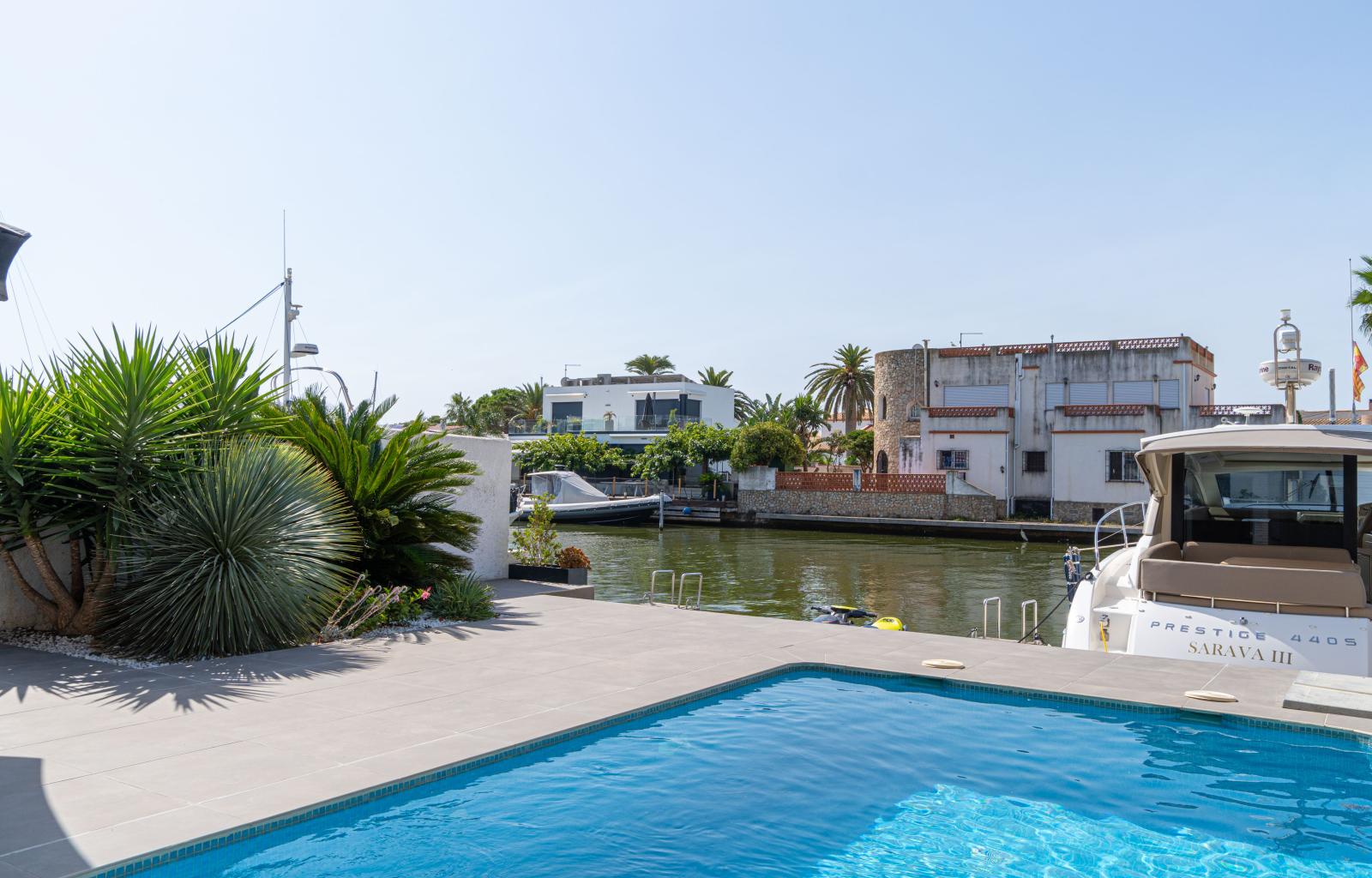 Elegant Waterfront villa with pool, private mooring and direct canal access in Santa Margarita - Santa Margarida - Ref. CBR6598 - photo 47