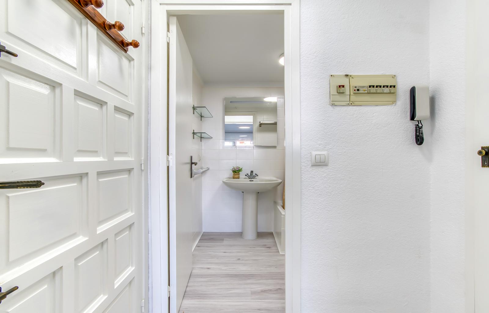 GROUND FLOOR APARTMENT IN EMPURIABRAVA WITH CANAL VIEWS - Poblat típic - Ref. CBR6431 - photo 11