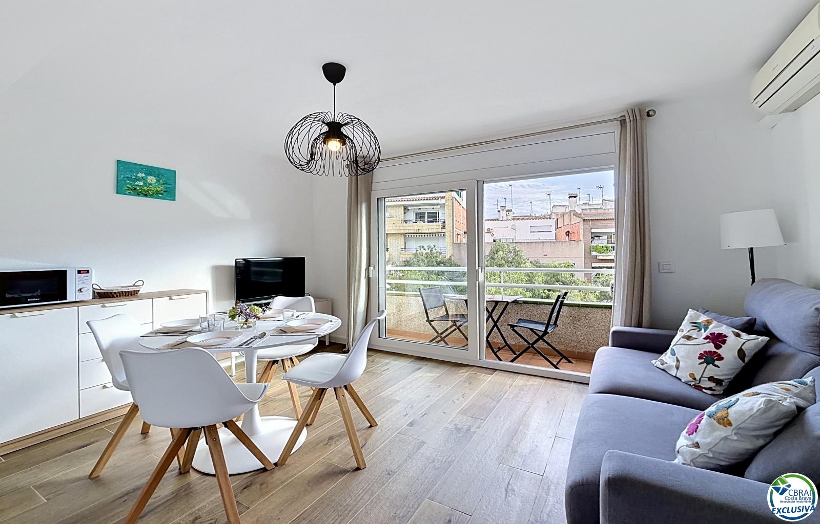 Renovated apartment with tourist license in the center of Rosas, 150m from the beach - Centre - Ref. CBR6548 - photo 9