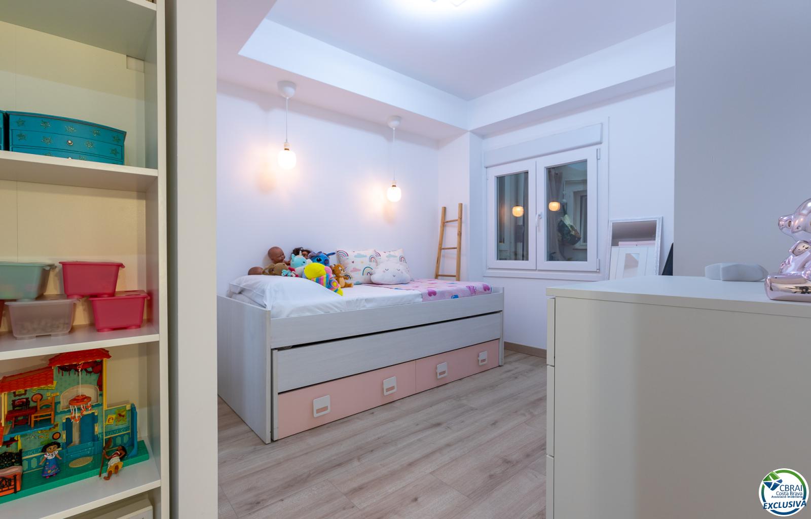 Renovated apartment with 3 bedrooms 100 m from the beach in Roses. - Centre - Ref. CBR6355 - photo 19