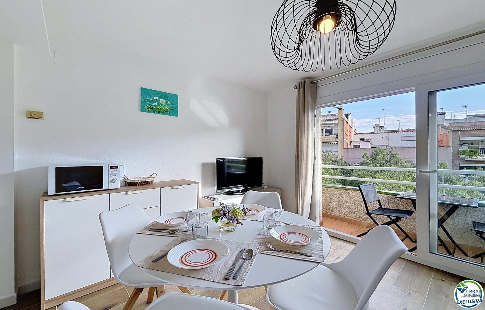 Renovated apartment with tourist license in the center of Rosas, 150m from the beach - Centre - Ref. CBR6548 - photo 10