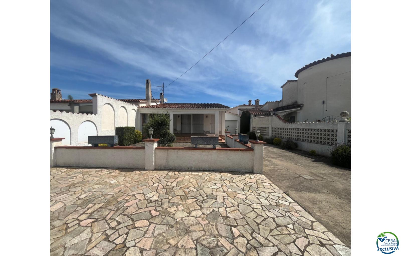 Ground-floor house to renovate in Peni, with garage, pool potential, and south-west orientation. - Ref. CBR6503 - photo 2
