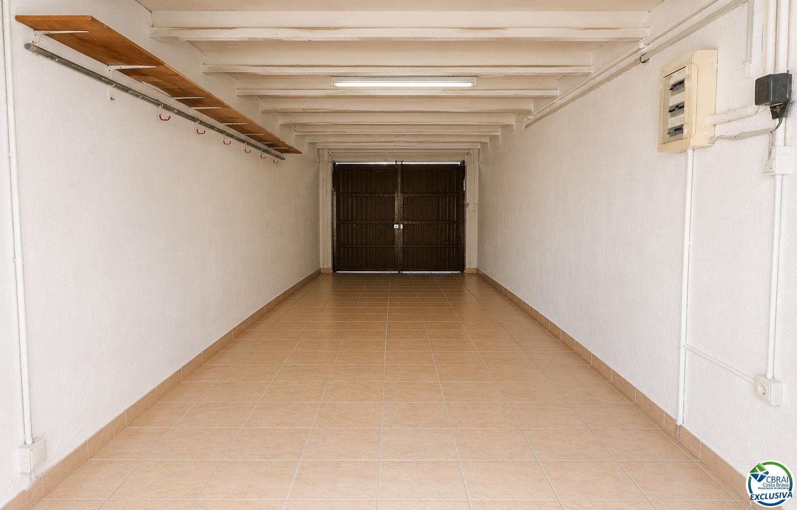 Villa de caractère, terrain de 500 m² et amarrage privé à Empuriabrava - Ebre - Ref. CBR6631 - photo 26