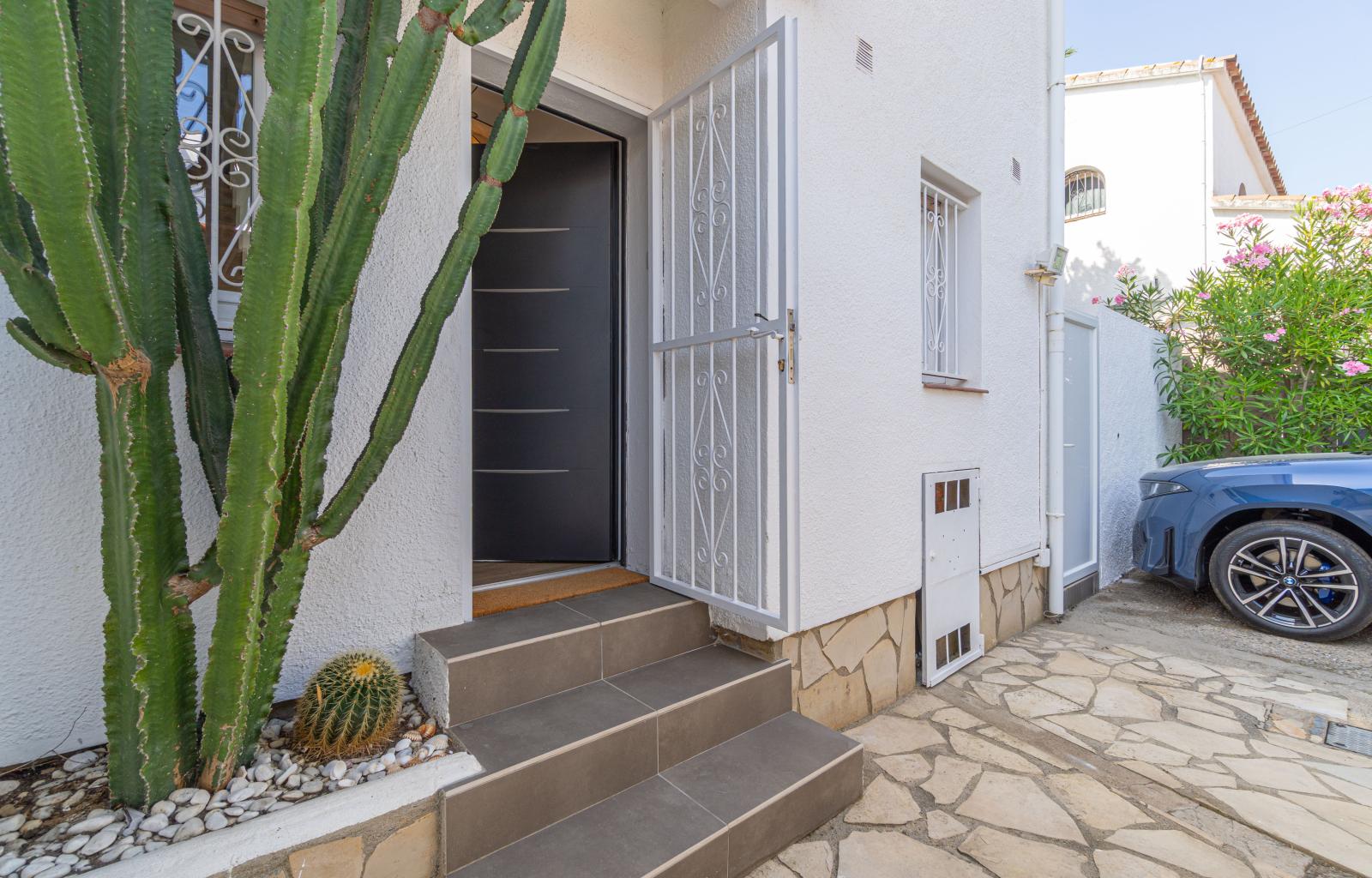 Elegant Waterfront villa with pool, private mooring and direct canal access in Santa Margarita - Santa Margarida - Ref. CBR6598 - photo 32