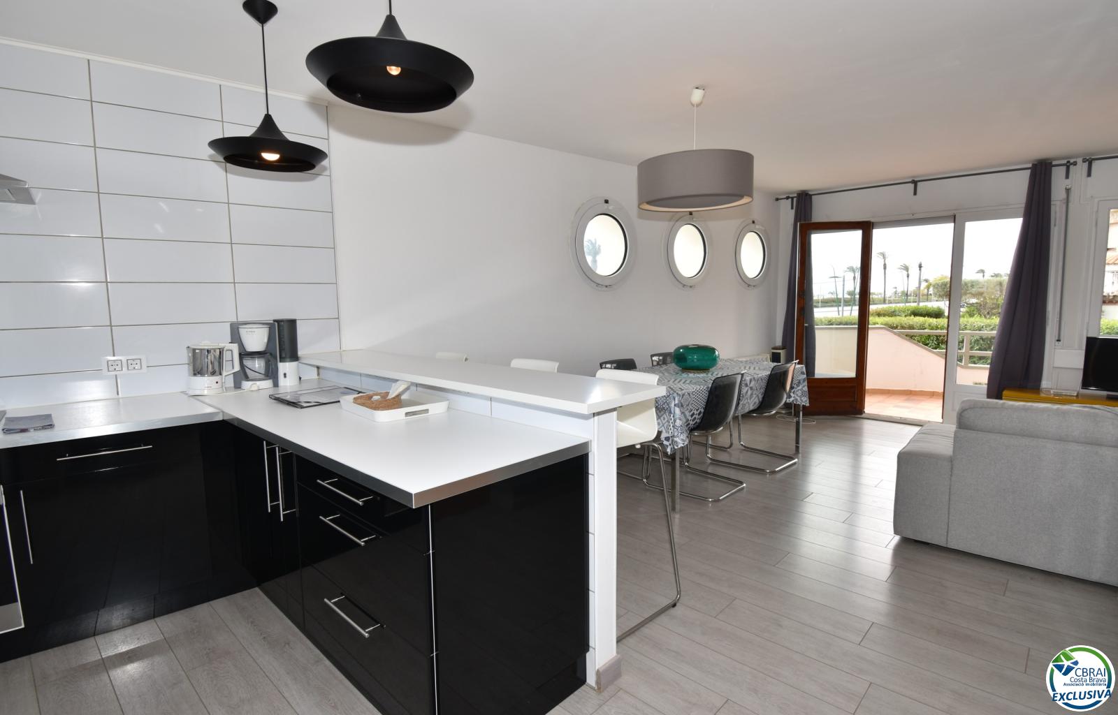 EMPURIABRAVA: Exclusive complex of six houses with moorings on the seafront for sale - Salins - Ref. CBR6609 - photo 5