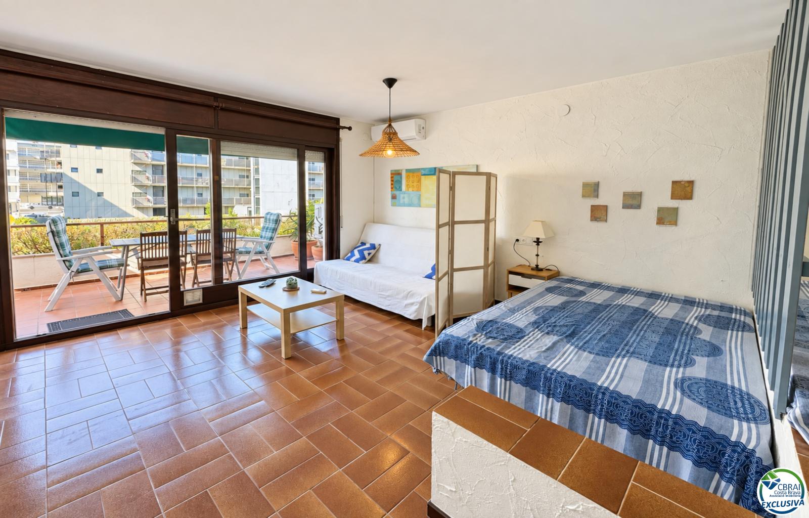 Spacious studio with terrace and tourist licence 80 metres from Santa Margarita beach - Roses - Santa Margarida - Ref. CBR6675 - photo 6