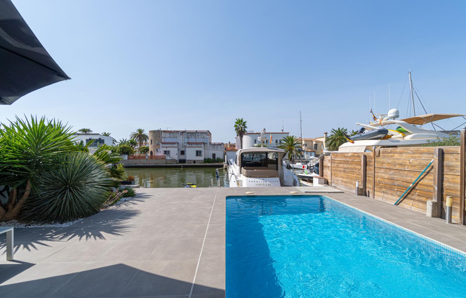 Elegant Waterfront villa with pool, private mooring and direct canal access in Santa Margarita - Santa Margarida - Ref. CBR6598 - photo 46