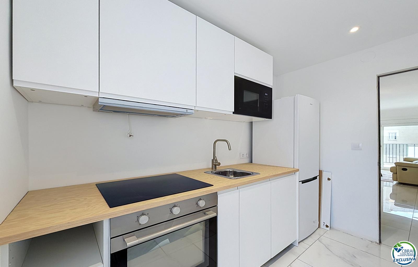 Appartement 2 chambres rénové avec terrasse à Santa Margarida, Rosas - Ref. CBR6684 - photo 3
