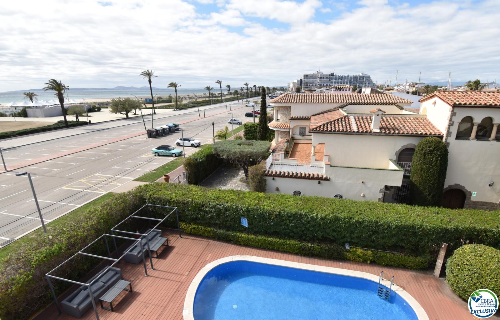 EMPURIABRAVA: Exclusive complex of six houses with moorings on the seafront for sale - Salins - Ref. CBR6609 - photo 13