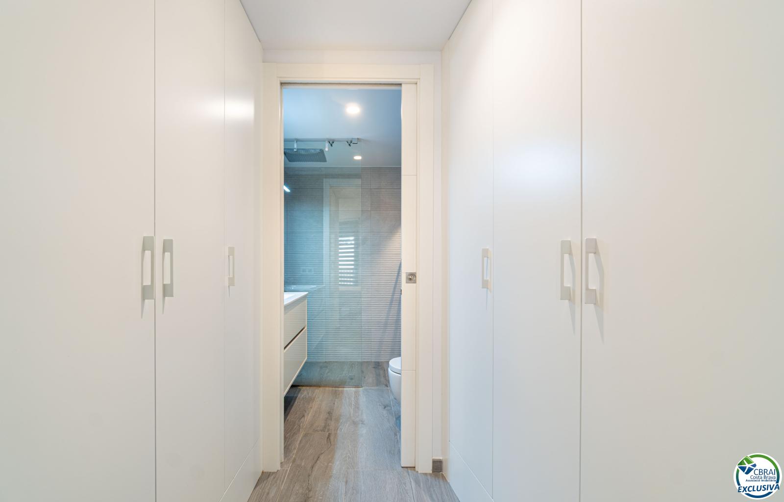 Magnificent Seafront Apartment - Centre - Ref. CBR5993 - photo 30