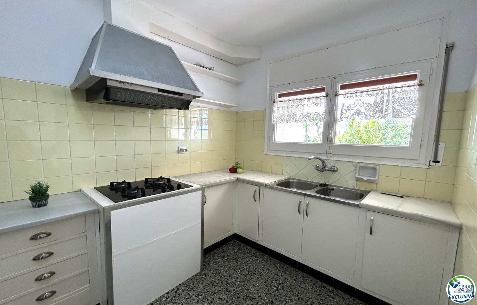 House in Llançà with a tourist license, sea views, and just a few meters from the beach. - Grifeu - Ref. CBR6637 - photo 33