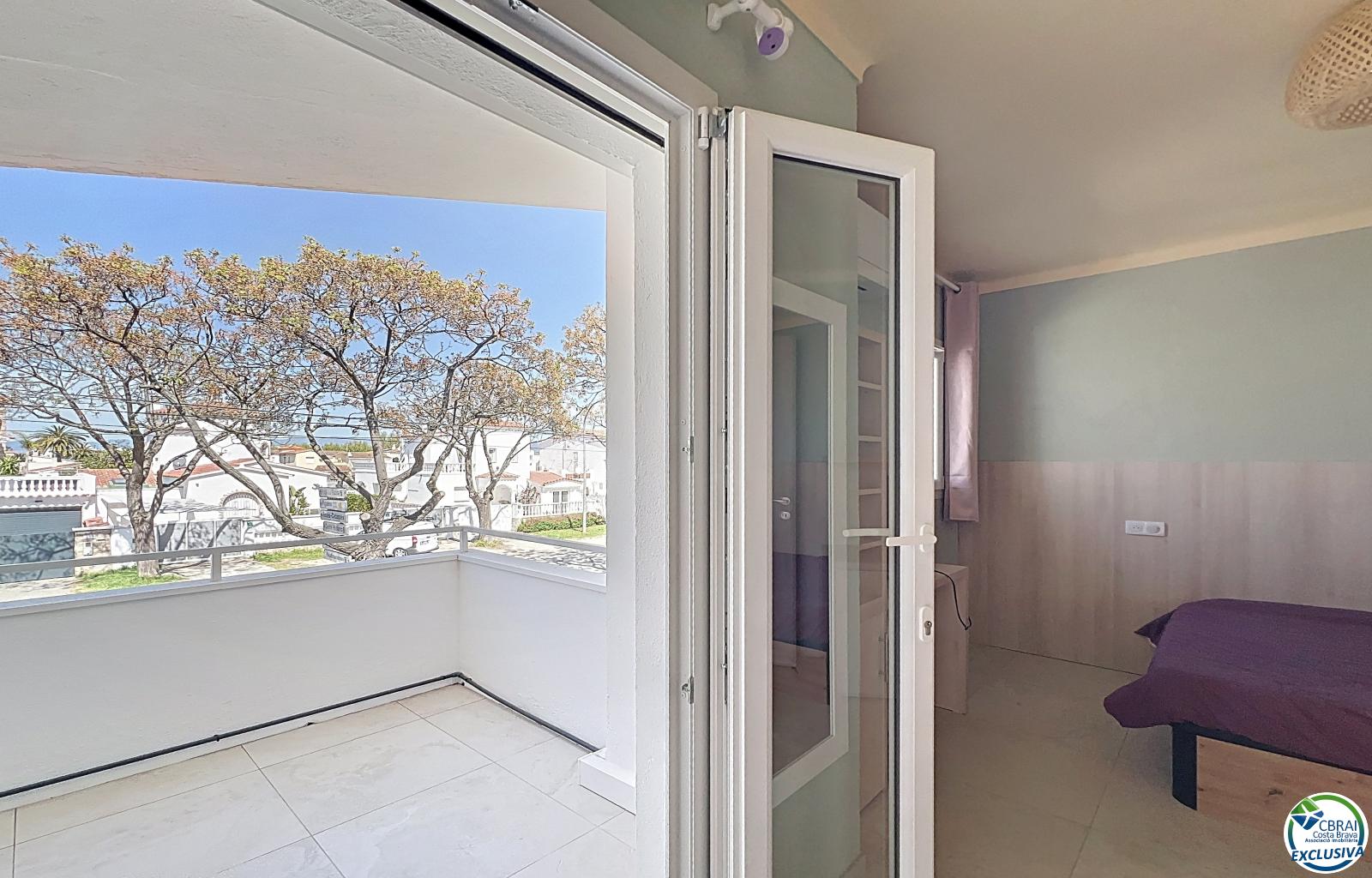 Renovated house with 5 bedrooms and tourist license in Empuriabrava, Peni area. - Ref. CBR6475 - photo 37