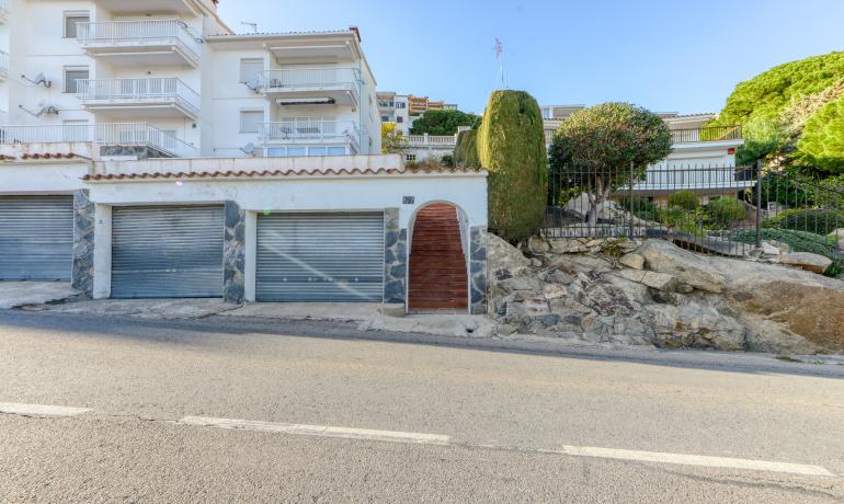 Sea View Apartment with Tourist License in Canyelles Petites
