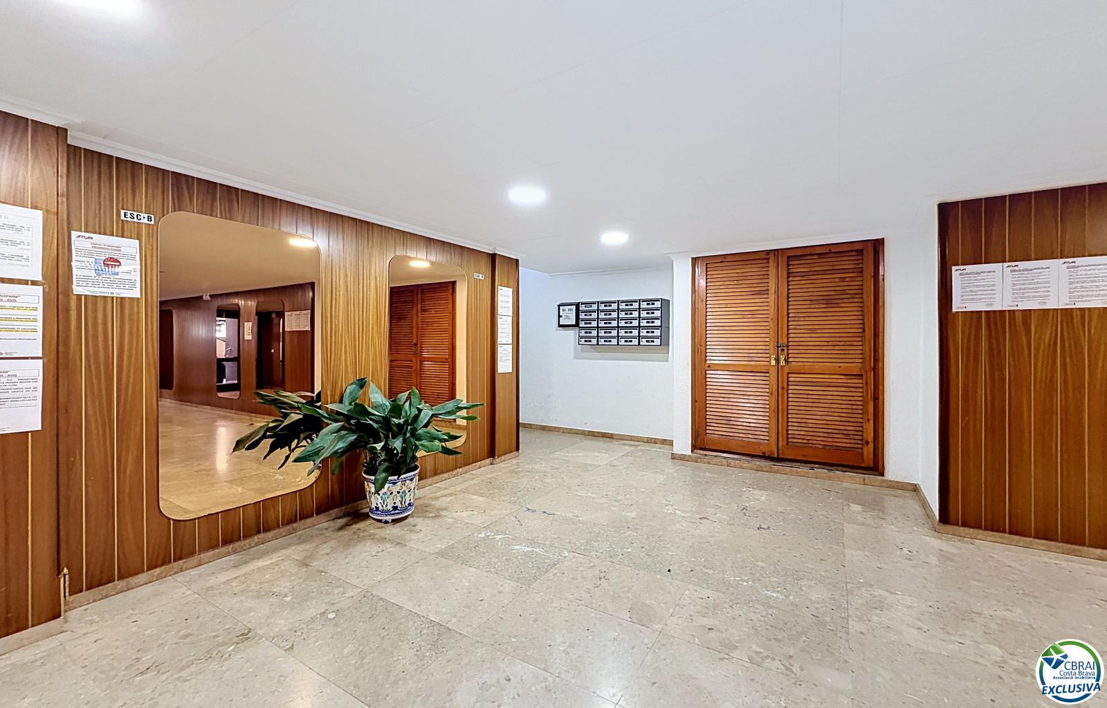 Renovated apartment with tourist license in the center of Rosas, 150m from the beach - Centre - Ref. CBR6548 - photo 18