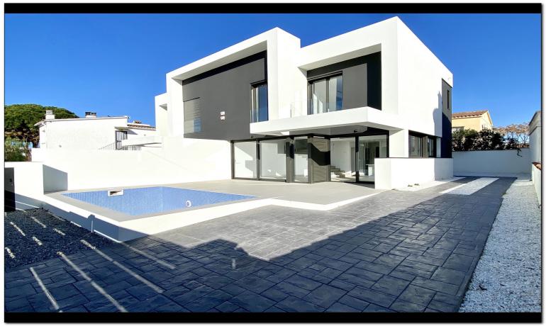 House - Empuriabrava