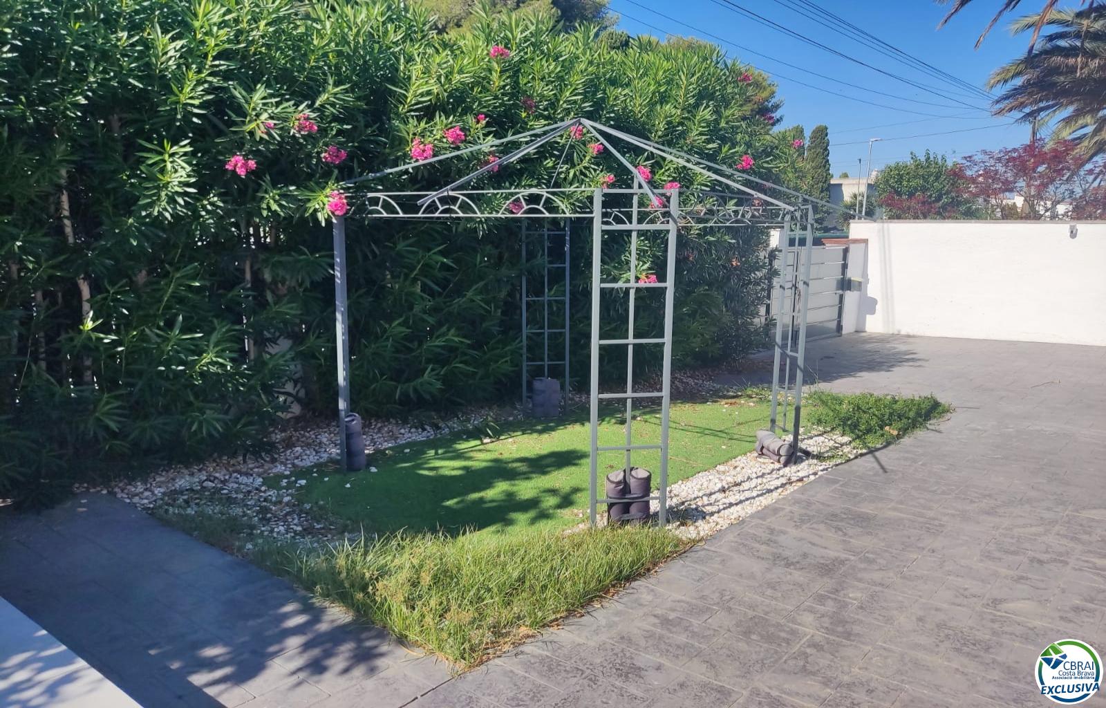 Beautiful house with a pool and a guest apartment. - Peni - Ref. CBR6678
