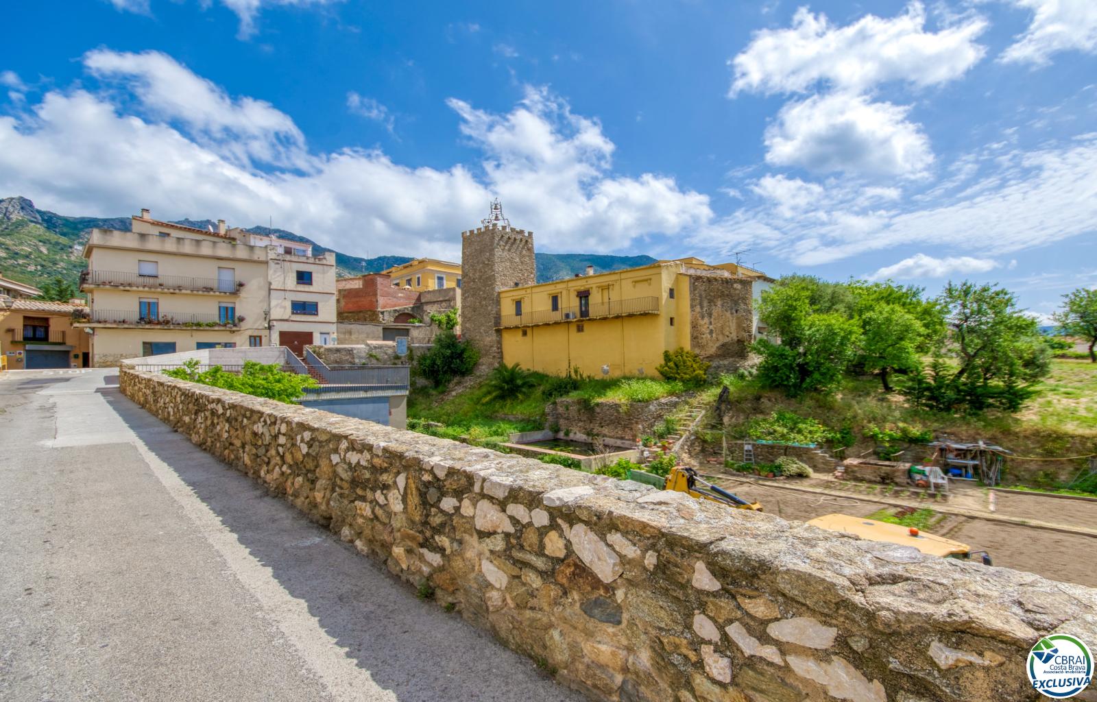 Authenticity and Potential: Village House with "Voltes Catalanes" in the Heart of Palau-saverdera - Centre - Ref. CBR6447 - photo 3
