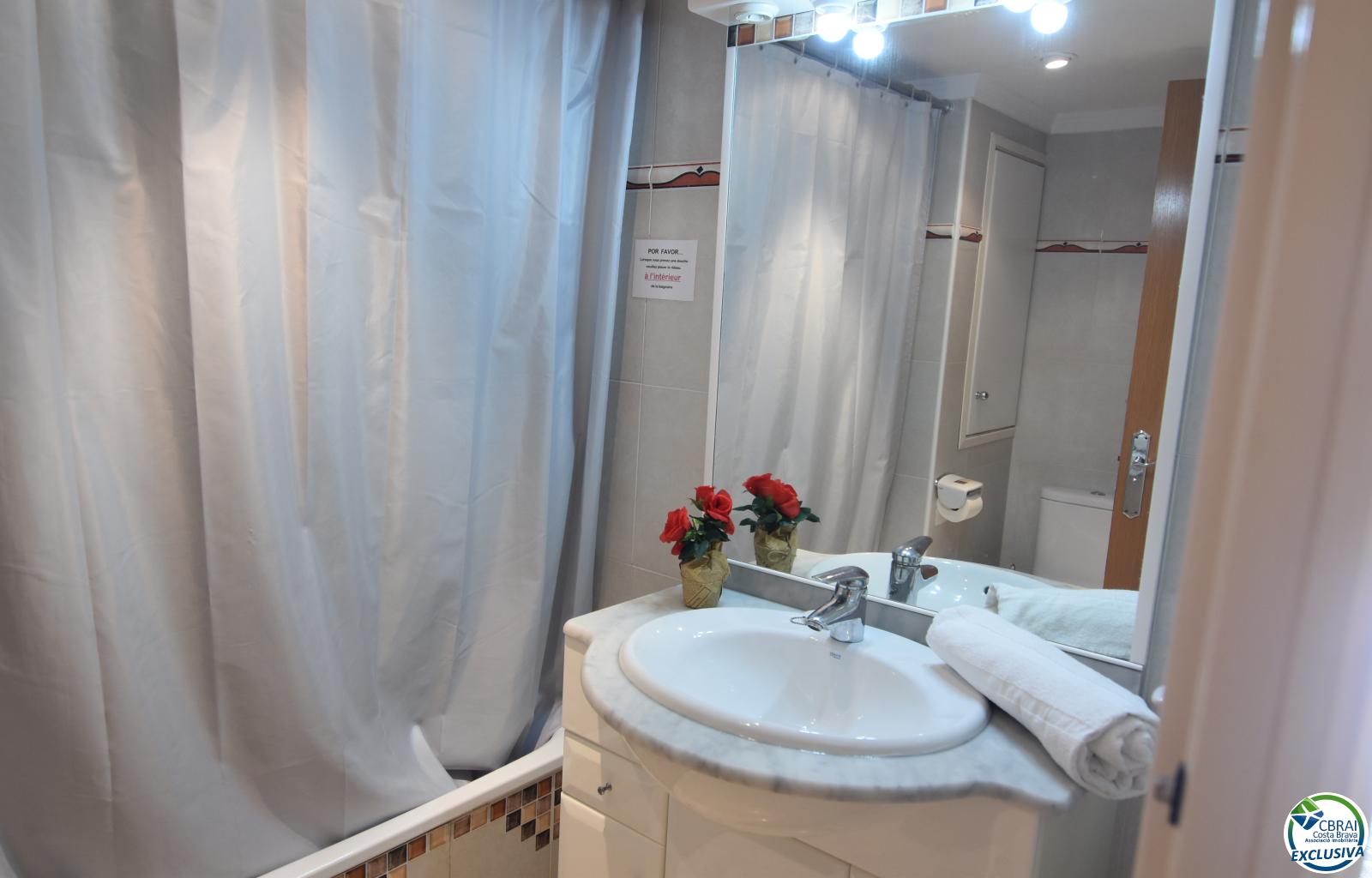Apartment with tourist license in Santa Margarita, Roses, with terrace and communal swimming pools. - Santa Margarida - Ref. CBR6476 - photo 18