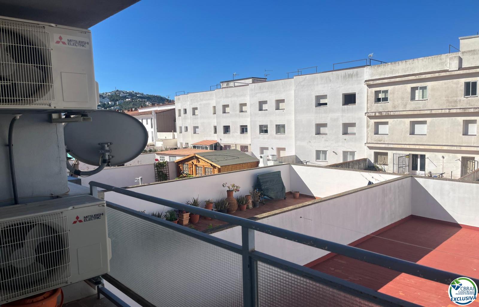 Large apartment in the center of Roses with elevator. - Centre - Ref. CBR6552 - photo 2
