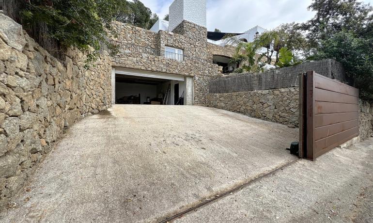 Exclusiva propietat a Cala Almadrava – Roses | Vistes panoràmiques i privacitat inigualable