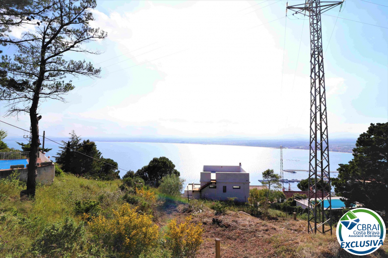 Terreno urbano de 1150m2 con vistas al mar