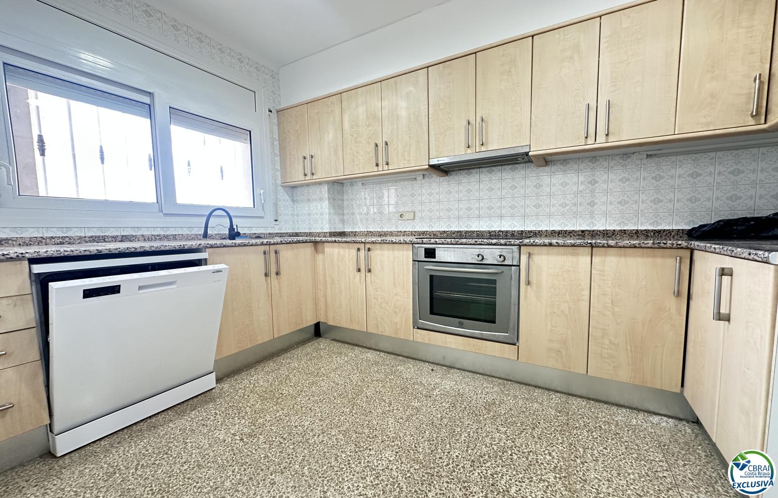 Spacious apartment next to the beach and shops - Sant Mori - Ref. CBR6561 - photo 7