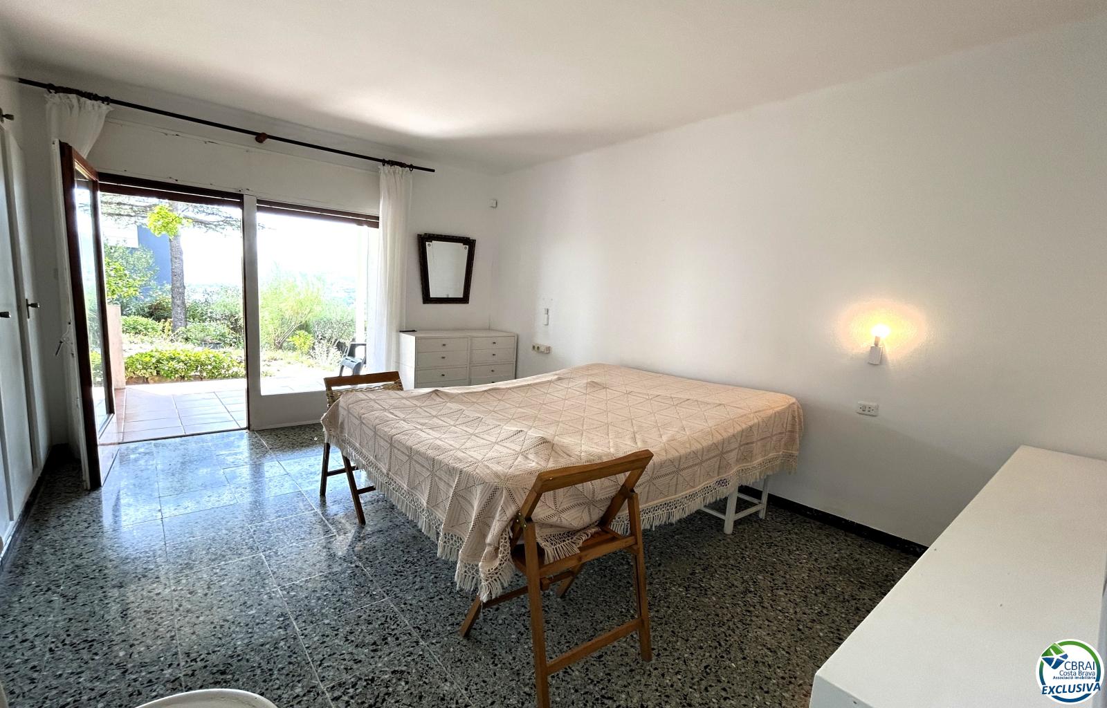 House in Llançà with a tourist license, sea views, and just a few meters from the beach. - Grifeu - Ref. CBR6637 - photo 37