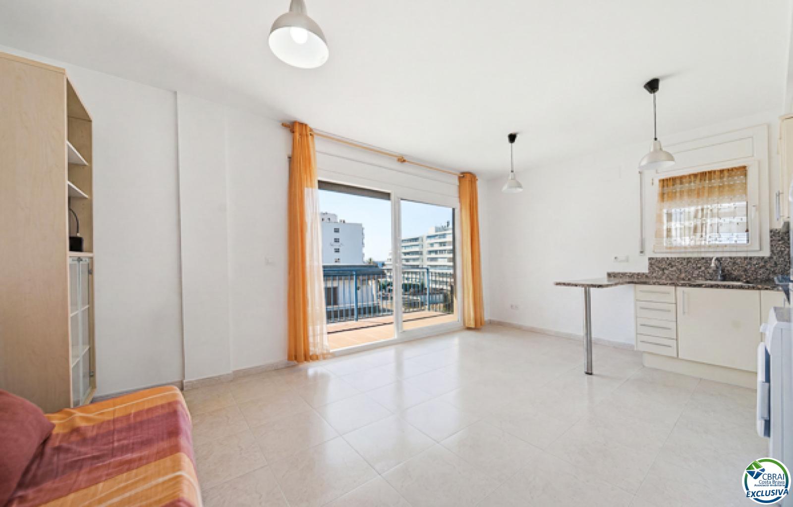 150 metres from the beach with sea views, TOURISTIC LICENCE - Santa Margarida - Ref. CBR6546 - photo 8
