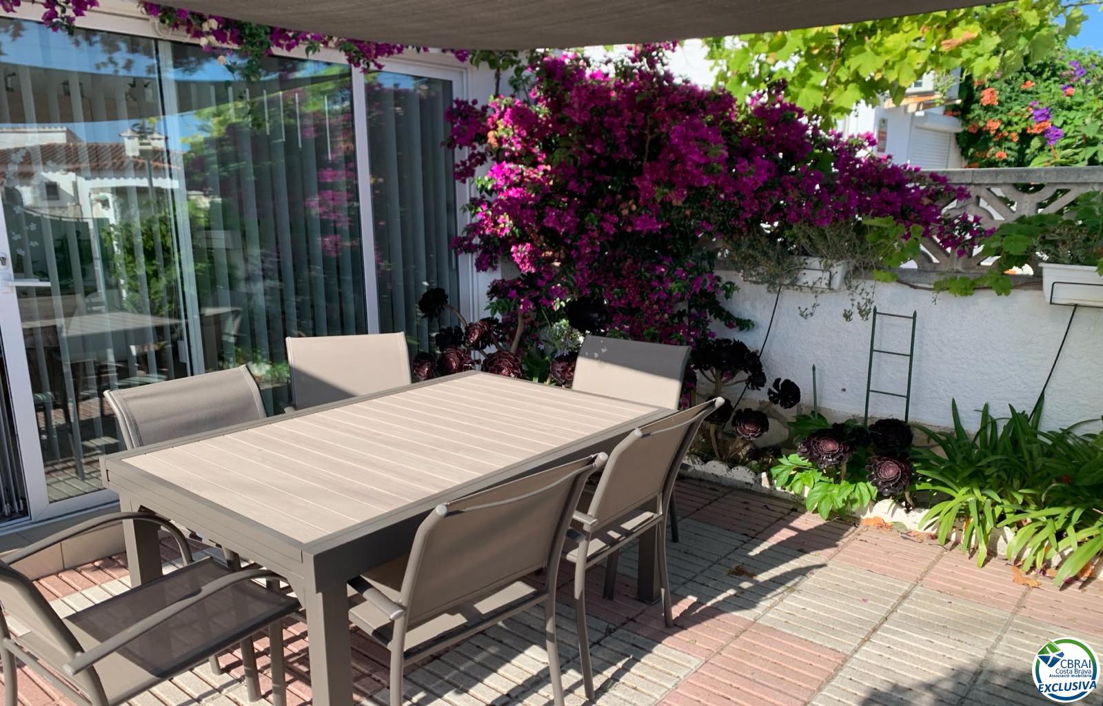 Beautiful 3 bedroom house with garden in Santa Margarita-Roses - Santa Margarida - Ref. CBR6417 - photo 4