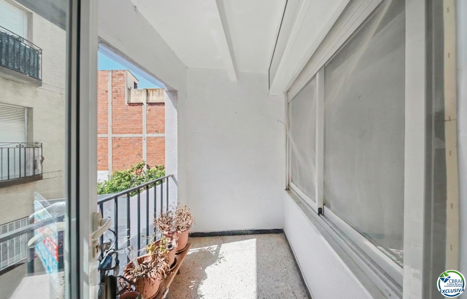 Apartment in the Heart of the Town Centre, Just 250 Metres from the Beach. - Ref. CBR6529 - photo 26