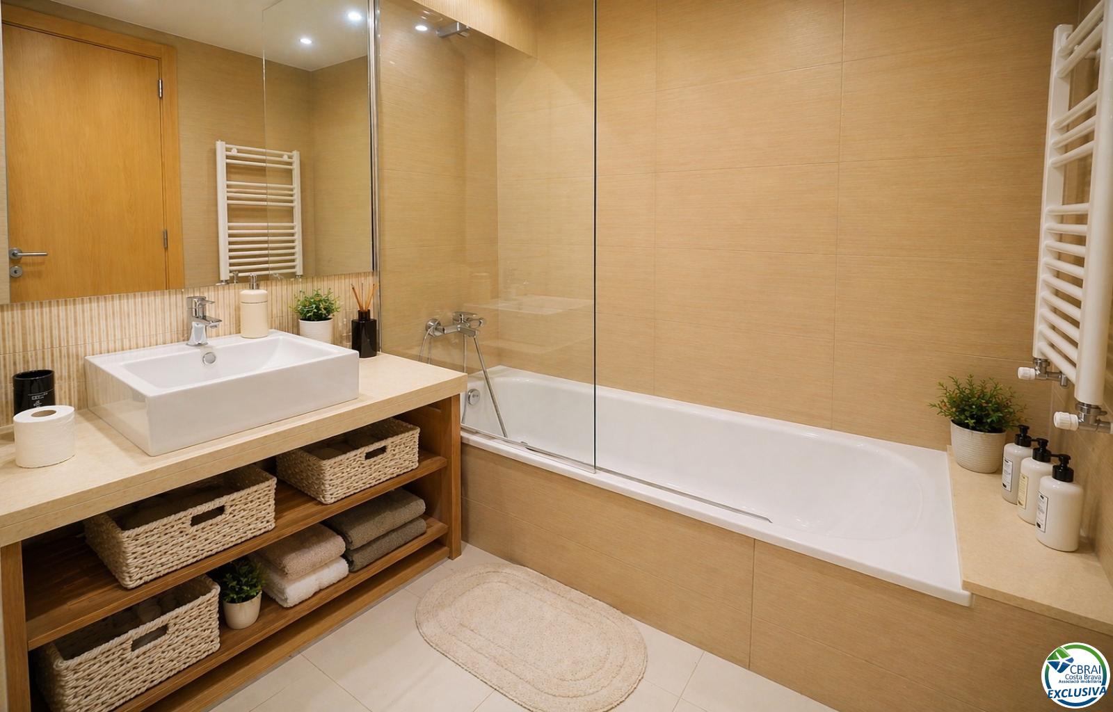 Penthouse duplex with large terrace and parking in central Roses - Centre - Ref. CBR6427 - photo 9