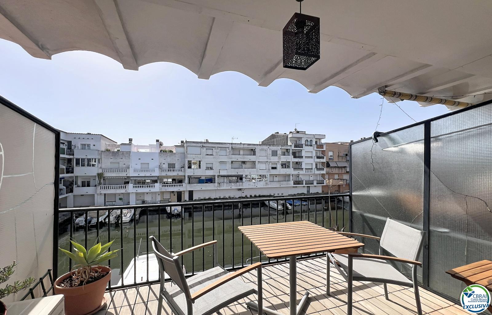 Canal-view apartment with terrace and parking in Empuriabrava - Alberes - Ref. CBR6563