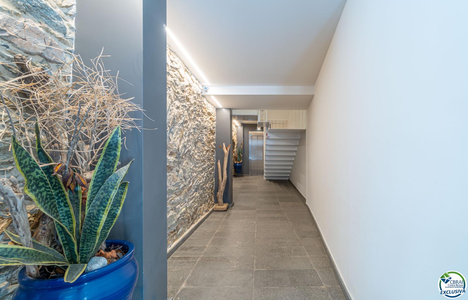 Magnificent Seafront Apartment - Centre - Ref. CBR5993 - photo 8